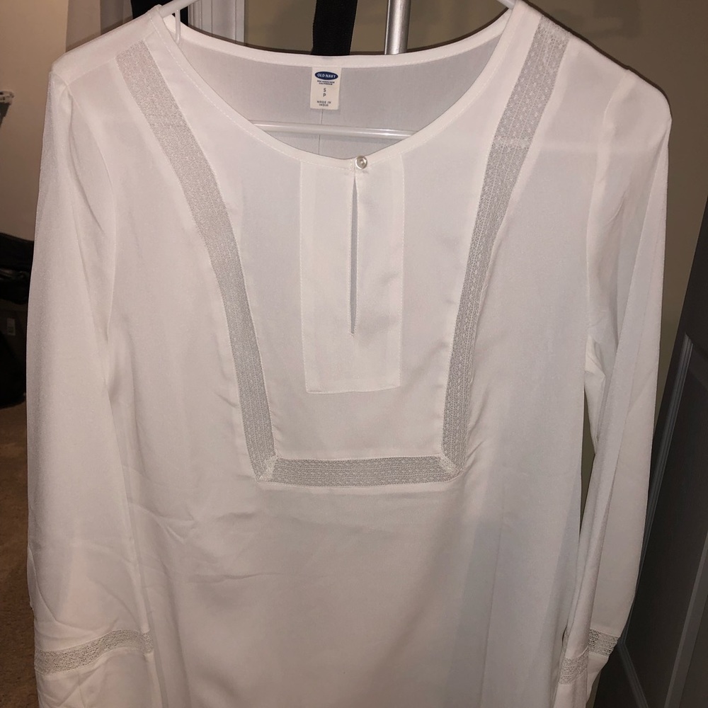 White dress shirt